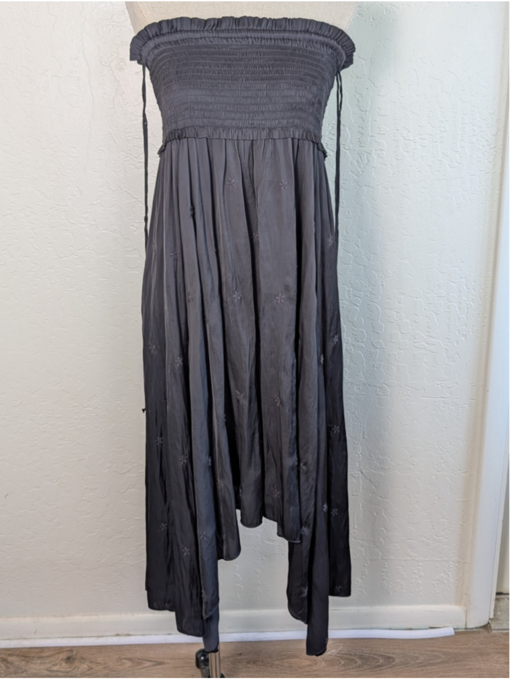 Ulla Johnson Strapless High Low Dress Skirt Black Smocked Embroidered Size 6 - Picture 2 of 13